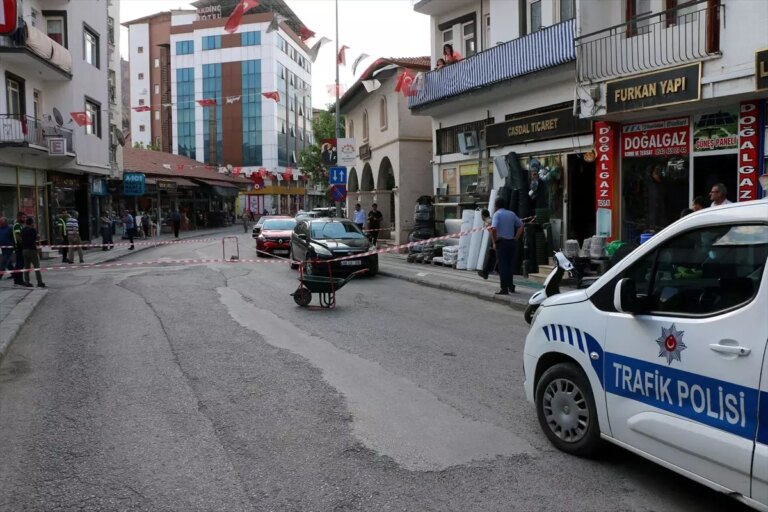 eski-esi-tarafindan-vurulan-kadin-hayatini-kaybetti-iIWfQgMJ.jpg